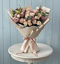 Букет цветов из:  Розы и Лизиантусы в Реутов