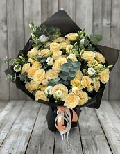 Букет цветов из:  Розы и Лизиантусы в Реутов