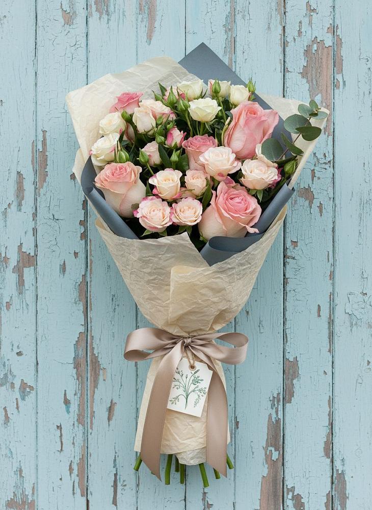 Букет цветов из: Розы в Реутов