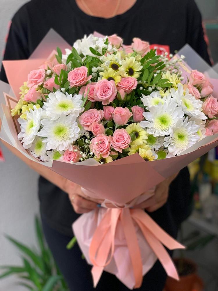 Букет цветов из: Розы и Хризантемы в Реутов