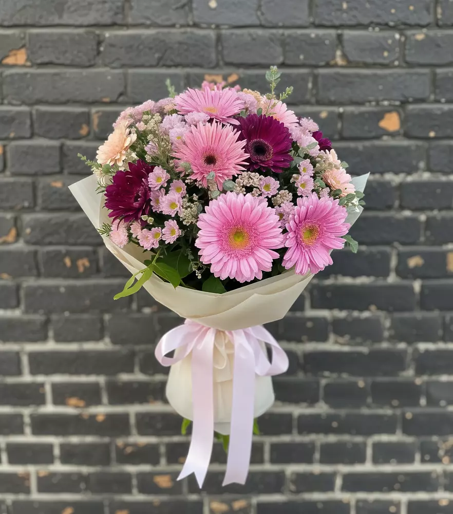 Букет цветов из: Герберы и Хризантемы в Реутов