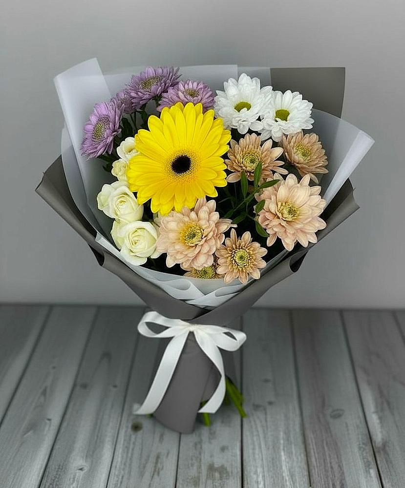 Букет цветов из: Розы, Герберы и Хризантемы в Реутов