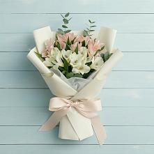 Букет цветов из:  Альстромерии в Реутов