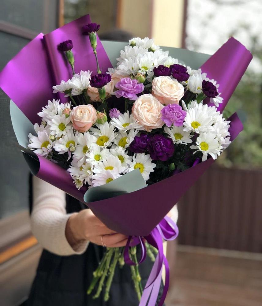 Букет цветов из: Хризантемы, Гвоздики и Розы в Реутов