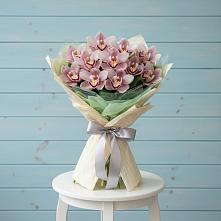 Букет цветов из:  Орхидеи и Розы в Реутов