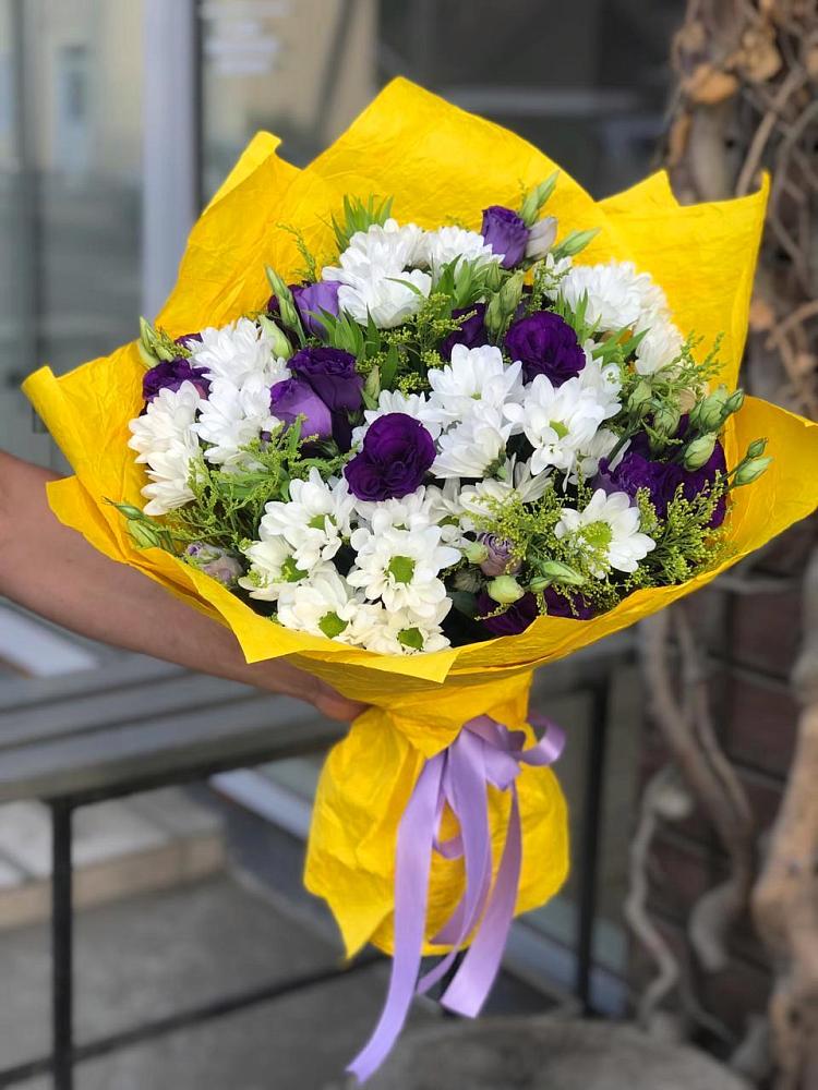 Букет цветов из: Ирисы, Хризантемы и Ромашки в Реутов