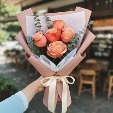 Букет цветов из:  Розы в Реутов