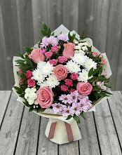 Букет цветов из:  Альстромерии, Гвоздики, Розы и Хризантемы в Реутов