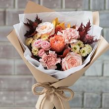 Букет цветов из:  Гвоздики, Хризантемы и Розы в Реутов