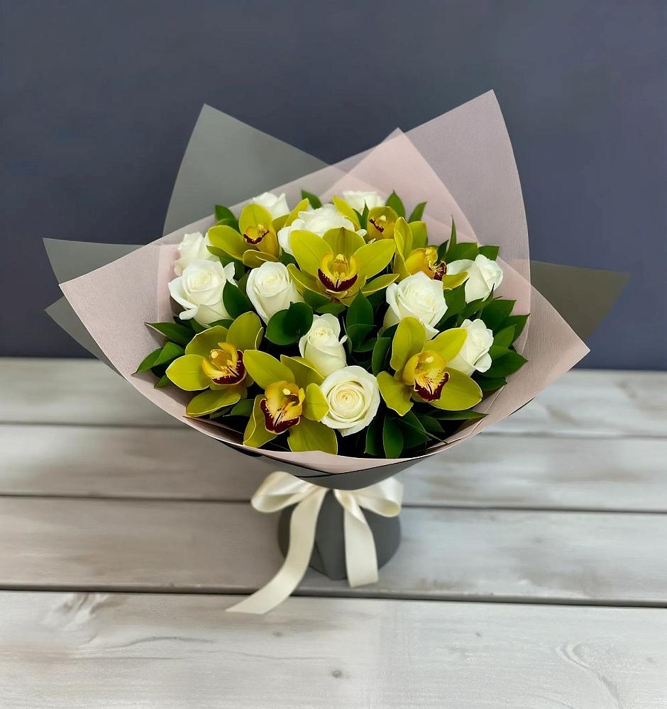 Букет цветов из: Орхидеи и Розы в Реутов