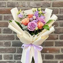 Букет цветов из:  Лизиантусы и Розы #REPLACE_PRED# Реутов