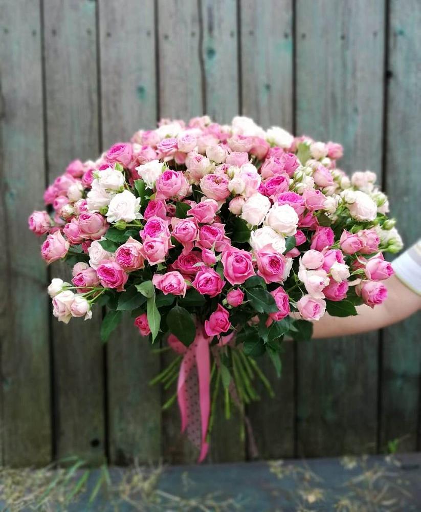 Букет Розовые кустовые розы Натали и Лав Лидия в Реутов