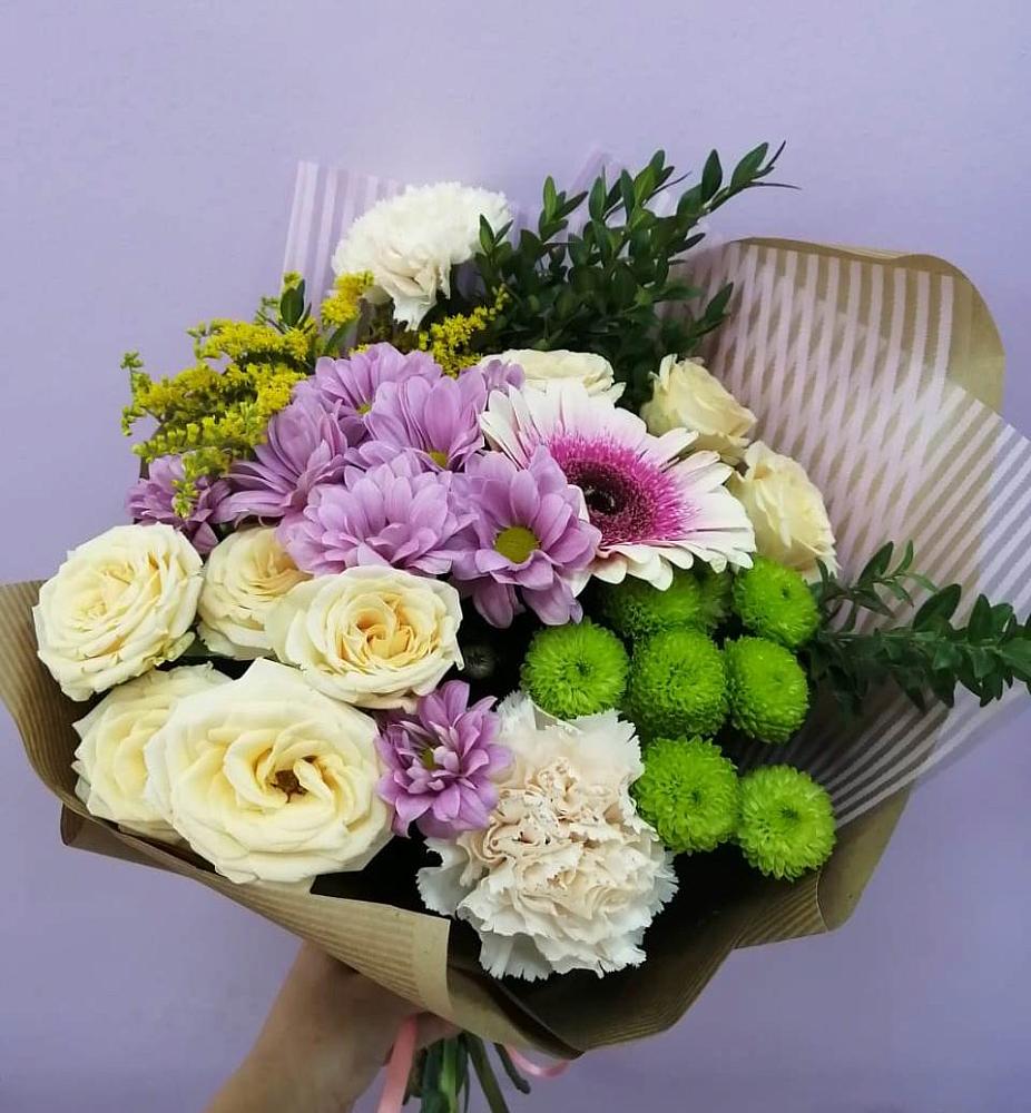 Букет цветов из: Хризантемы, Розы, Гвоздики и Герберы в Реутов