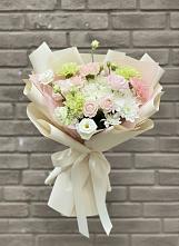 Букет цветов из:  Гвоздики, Розы, Лизиантусы и Хризантемы в Реутов