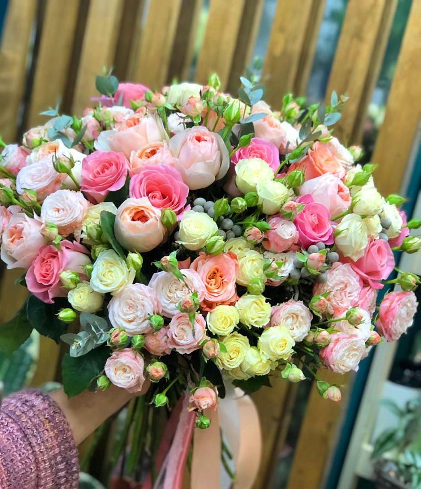 Букет цветов из: Розы в Реутов