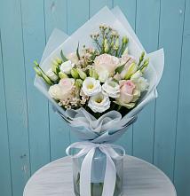 Букет цветов из:  Розы и Лизиантусы в Реутов