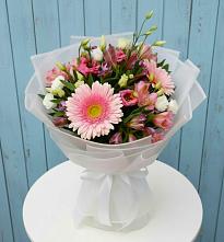 Букет цветов из:  Герберы, Альстромерии и Лизиантусы в Реутов
