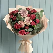 Букет цветов из:  Гвоздики и Розы в Реутов