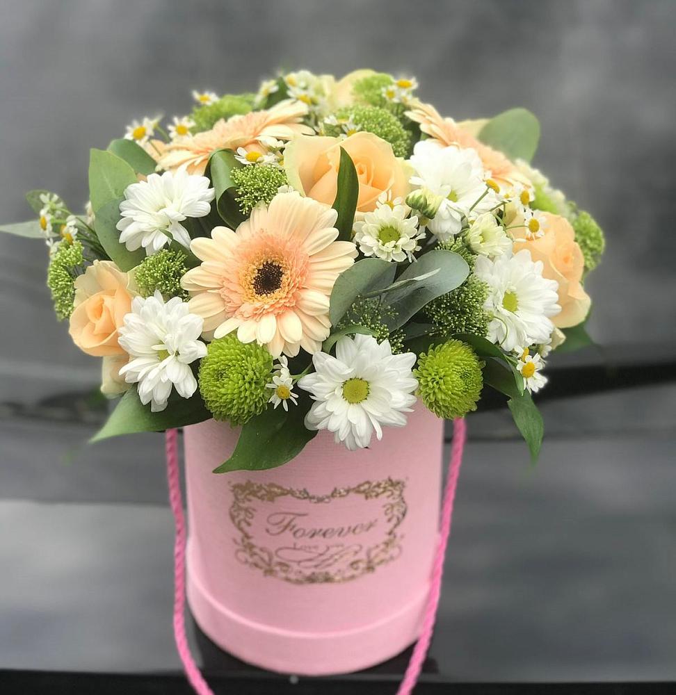 Цветочная композиция из Розы, Герберы и Хризантемы в шляпной коробке в Реутов