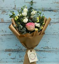 Букет цветов из:  Розы и Лизиантусы в Реутов